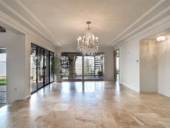 5th image of 13 Diamond Crest Ln