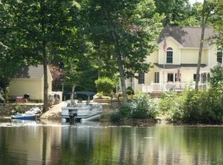 21 Birch Island Way, Lunenburg, MA 01462
