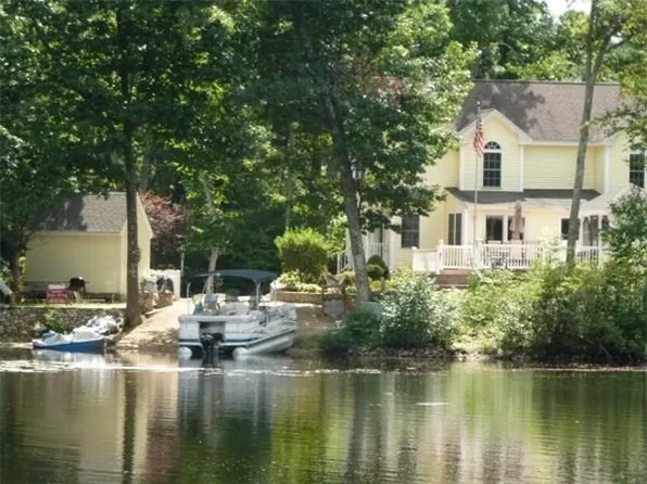 21 Birch Island Way, Lunenburg, MA 01462
