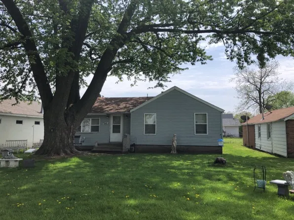616 E Broadway St, Bradley, IL 60915