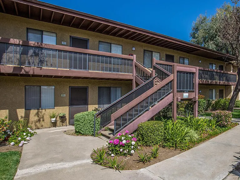 Heritage Park Montclair Senior Apartments — Photo 35