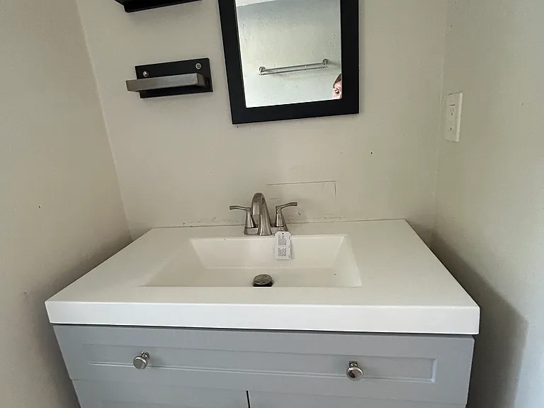 Ensuite bath in main bedroom.