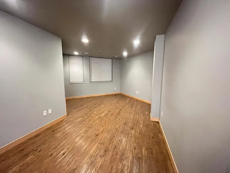 222 State St — Photo 4