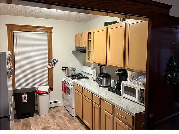 5th image of 131 Cowden St Floor 2