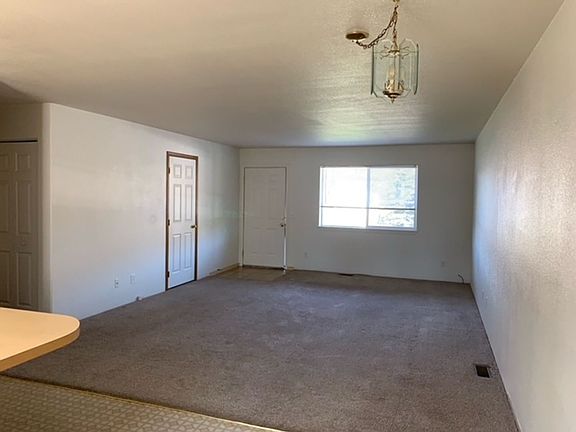 5th image of 1583-1583 1/2 Poplar St #15835