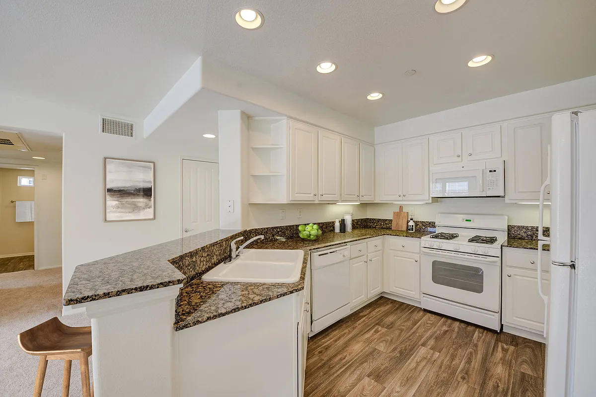 Building Photo - Monarch at Dos Vientos