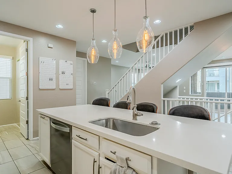 7050 W Carter Dr — Photo 43
