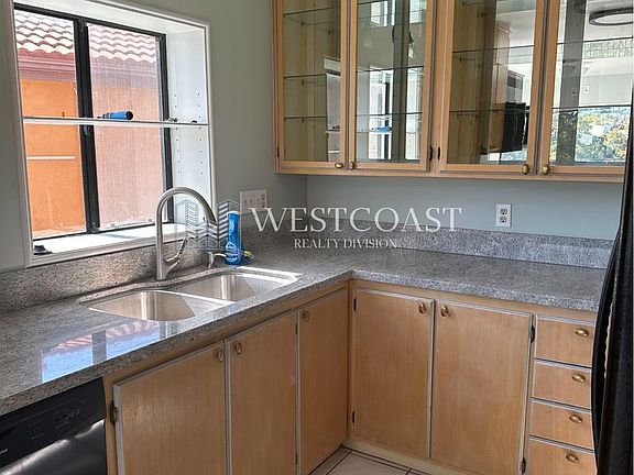3rd image of 4599 Highland Ave