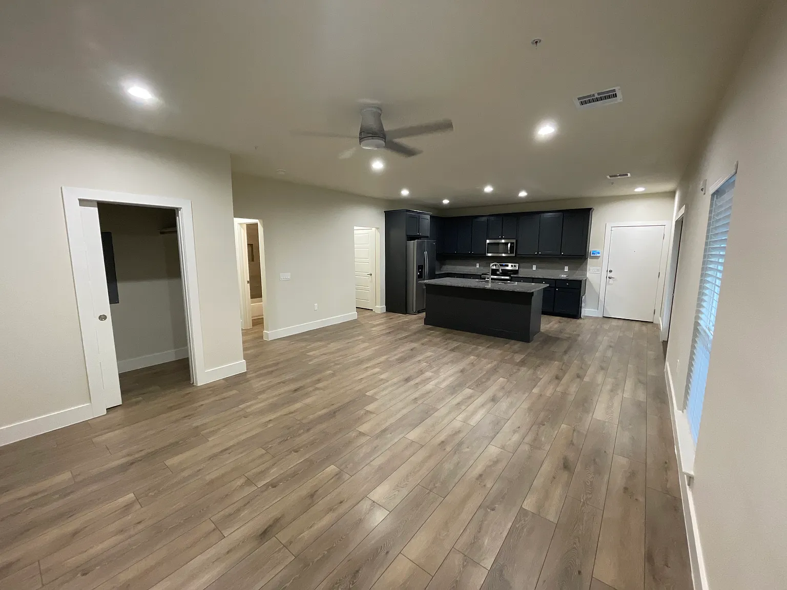 2 bed, 1167 sqft, $2,100 — Photo 2