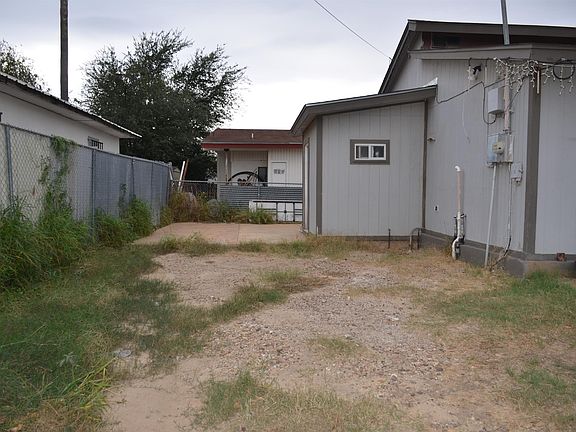 2nd image of 1220 N Diaz Ave