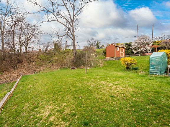 3rd image of 133 Glenburn Dr