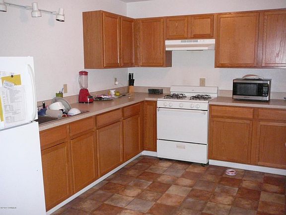 2nd image of 211 N Park St