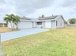 749 SE Atlantus Ave, Port Saint Lucie, FL 34983