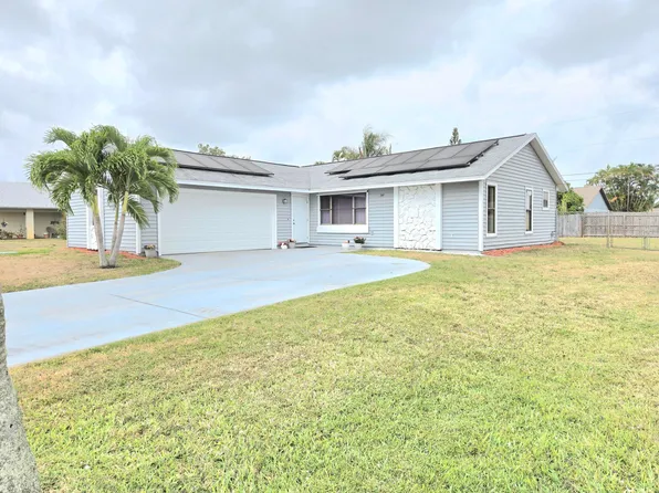 749 SE Atlantus Avenue, Port St Lucie, FL 34983