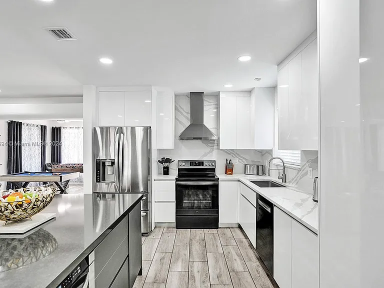 1206 Lincoln St — Photo 15
