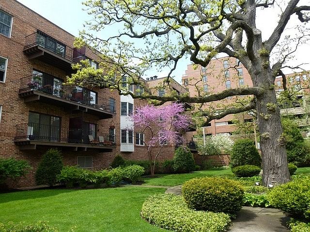 1st image of 1730 Hinman Ave APT 3E