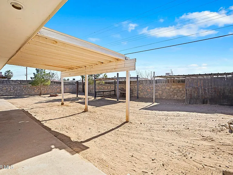 4728 Sierra Madre Dr — Photo 26
