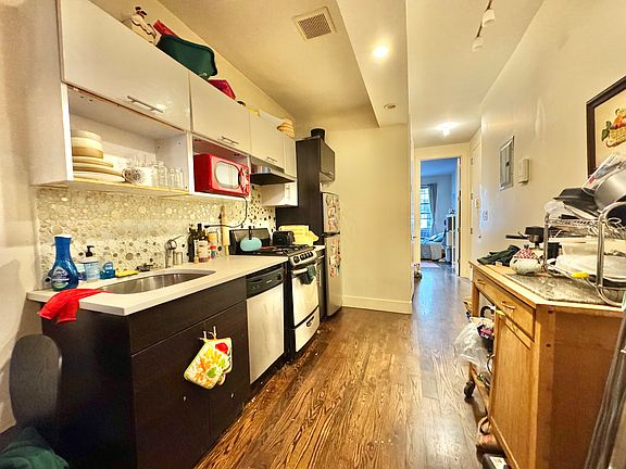 2nd image of 297 Harman St APT 1r