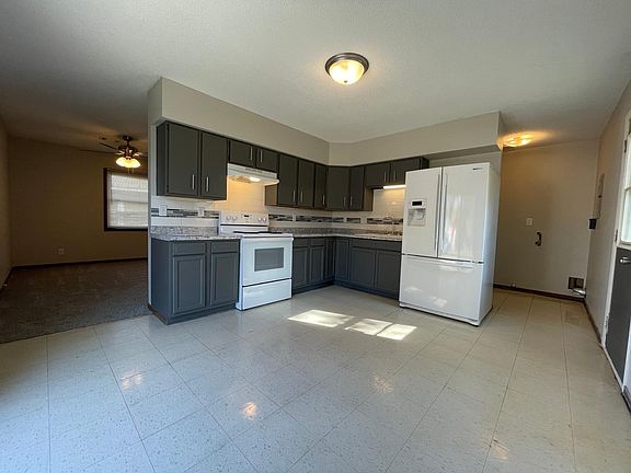2nd image of 215 N 21st St