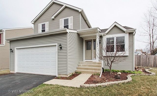1st image of 1464 Carriage Ln