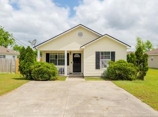 631 Johnson St, Ray City, GA 31645