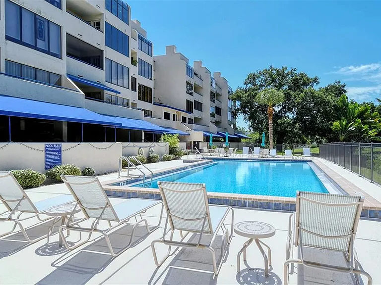 835 S Osprey Ave #201 — Photo 28