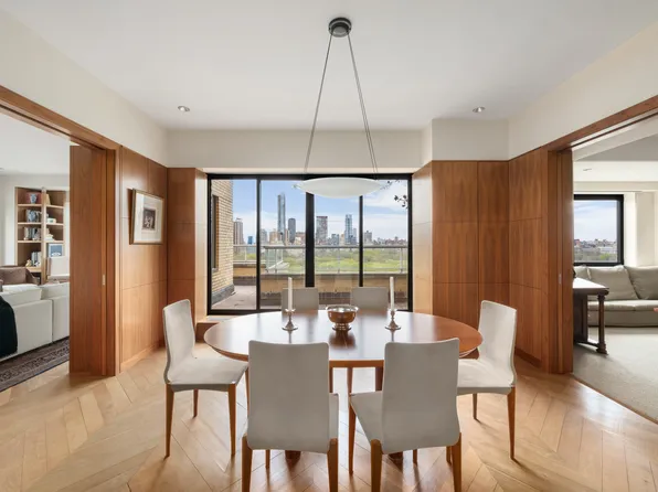 860 Fifth Avenue image 5 of 18