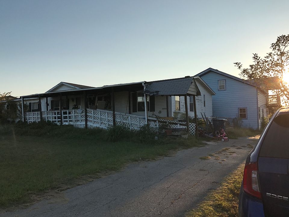 1st image of 4 Sunny Ln