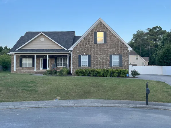 7629 Prince Dr, Ooltewah, TN 37363
