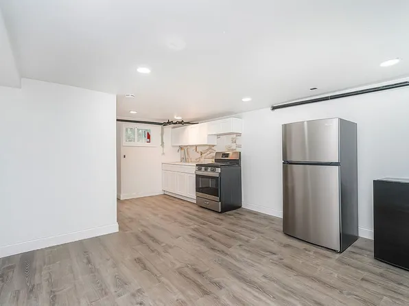 617 East 52nd Street image 19 of 22