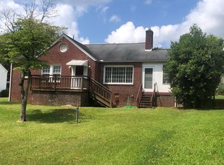 24 Saluda Ave, Ware Shoals, SC 29692
