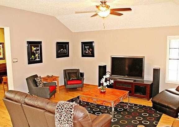 3rd image of 1706 Woodland Dr