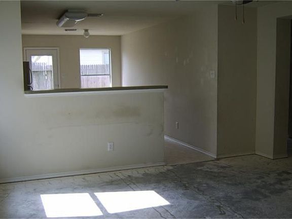 4th image of 426 Remington Creek Dr