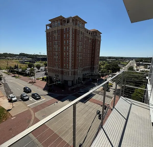 196 W Main St #6 — Photo 11