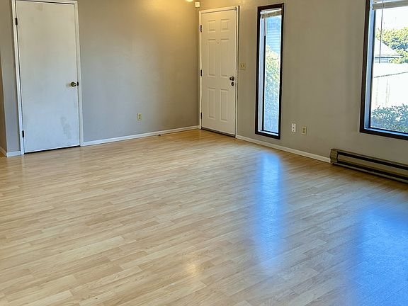 4th image of 7715-7719 N Interstate Ave #7715
