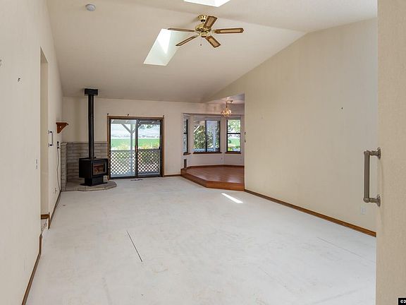 5th image of 666 Joette Dr