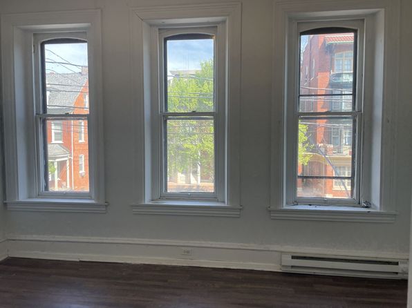 126 1/2 E Lemon St #2