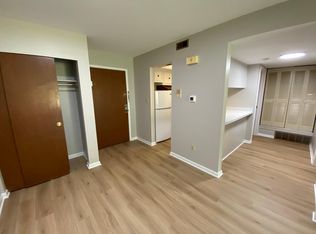 699 Wetmore Rd #E, Columbus, OH 43214