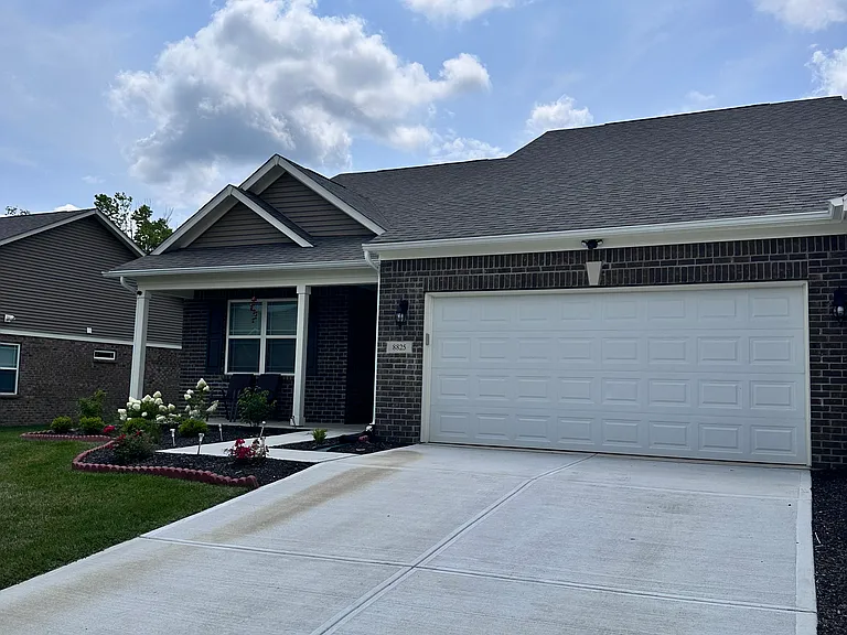 8825 Faulkner Dr — Photo 1