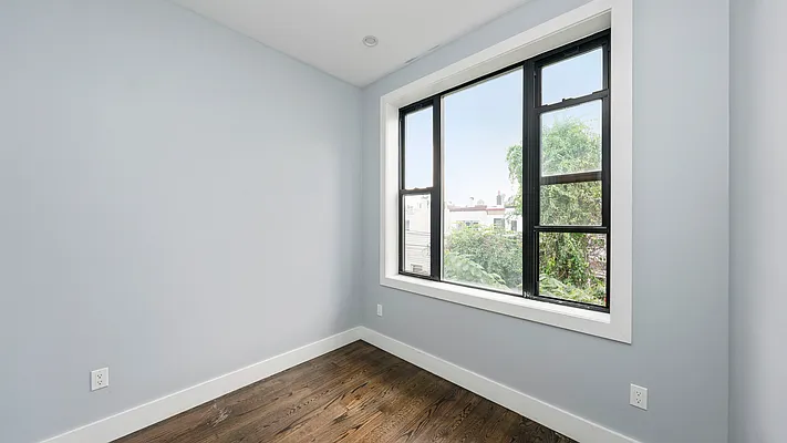 Rented by Nooklyn NYC LLC | media 11