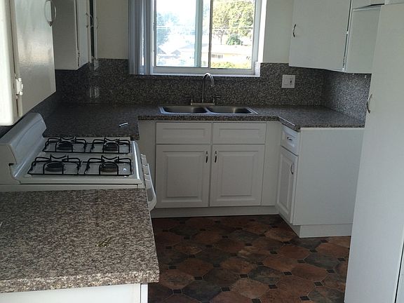 2nd image of 1148-1156 W Valencia Dr #1156-08