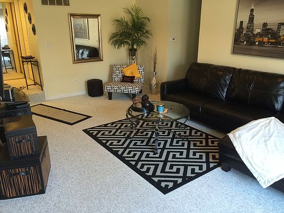 3rd image of 660 Cross Creek Dr W APT Aa2