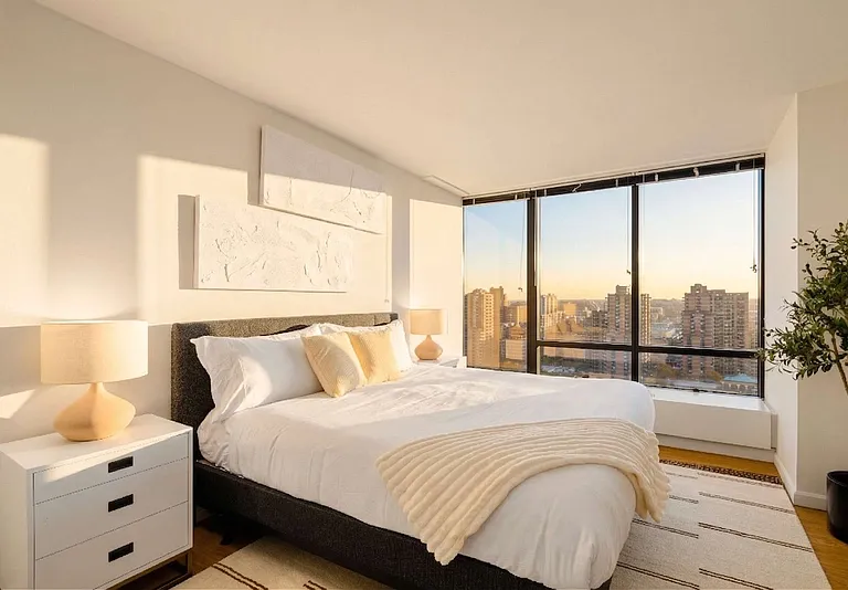 525 E 72nd St #17FG — Photo 5