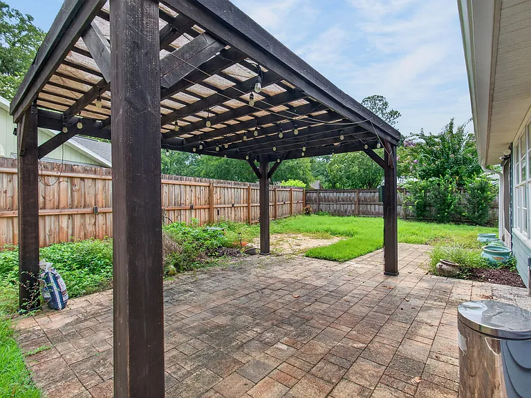 2324 NW 40th Pl — Photo 45