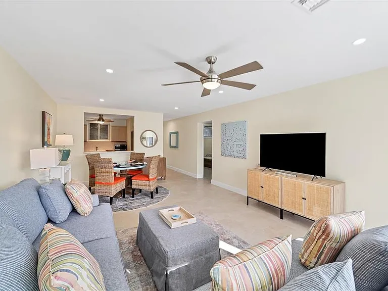 500 S Washington Dr #18B — Photo 13
