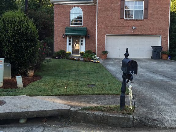 2nd image of 720 Oxford Crest Ct
