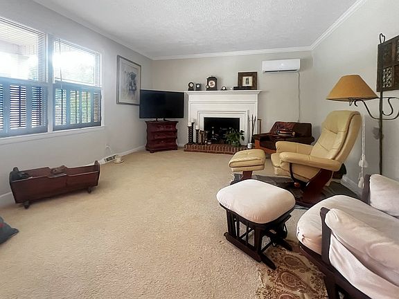 2nd image of 210 Downey Ln