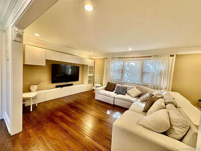 2 Oxford Ct #8012 — Photo 4