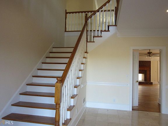 5th image of 116 Wisteria Way
