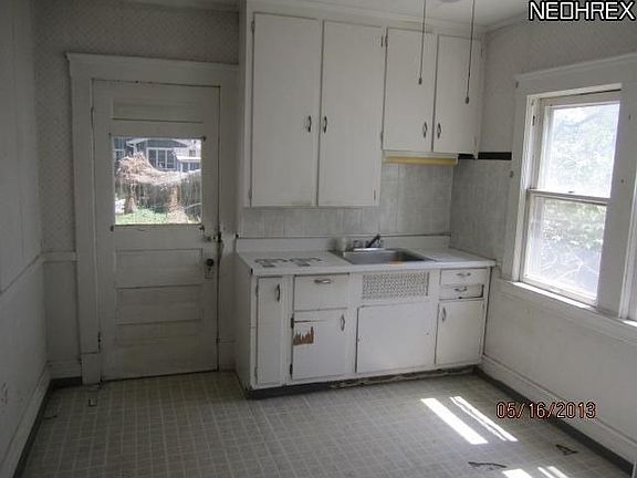 5th image of 1233 Cranford Ave